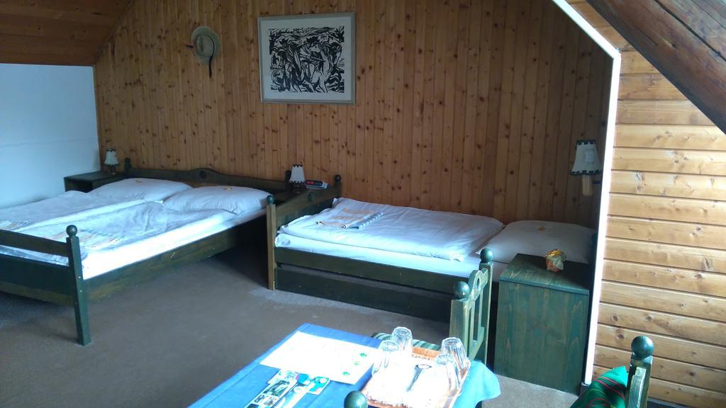 Penzion Encian Myto pod Dumbierom Room photo