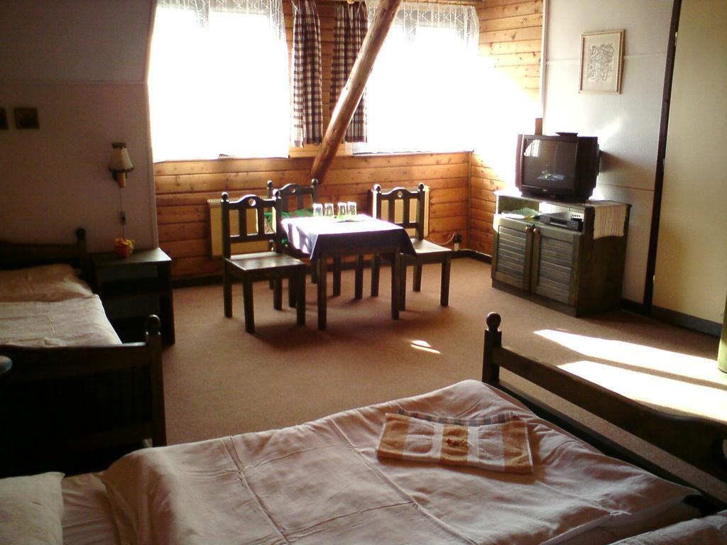 Penzion Encian Myto pod Dumbierom Room photo